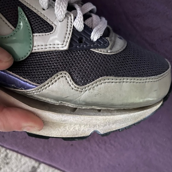 AS IS: 2 x Nike Air Max 6.5 - Picture 11 of 15